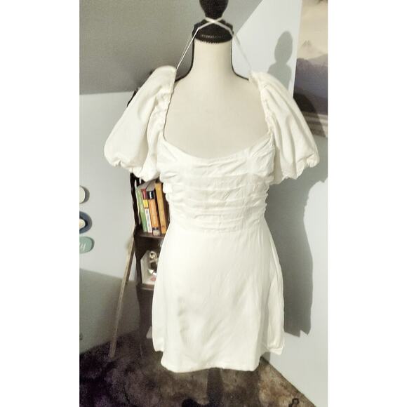 ASTR Little White Dress puff sleeves cut out back Size M Linen Blend Soroity - Picture 2 of 5